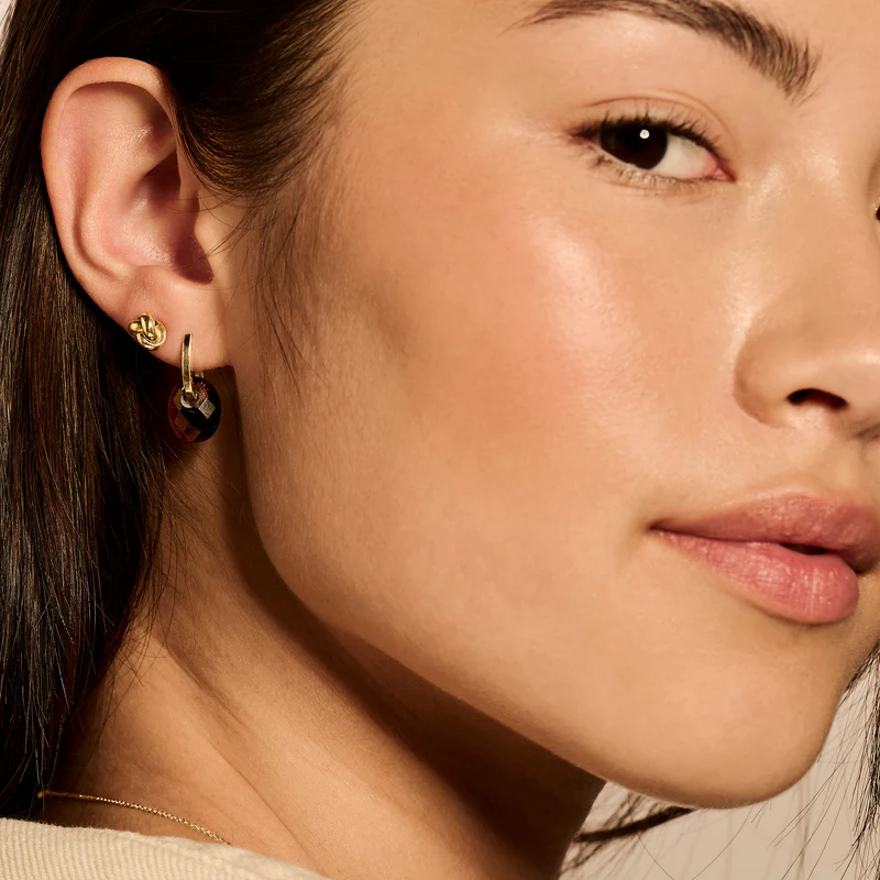 Knoop oorbellen knopjes ⌀ 6.7 mm 14k goud