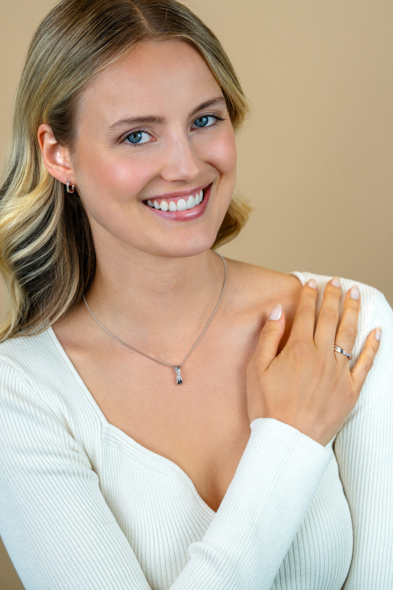 Zinzi zilveren ring kruislings