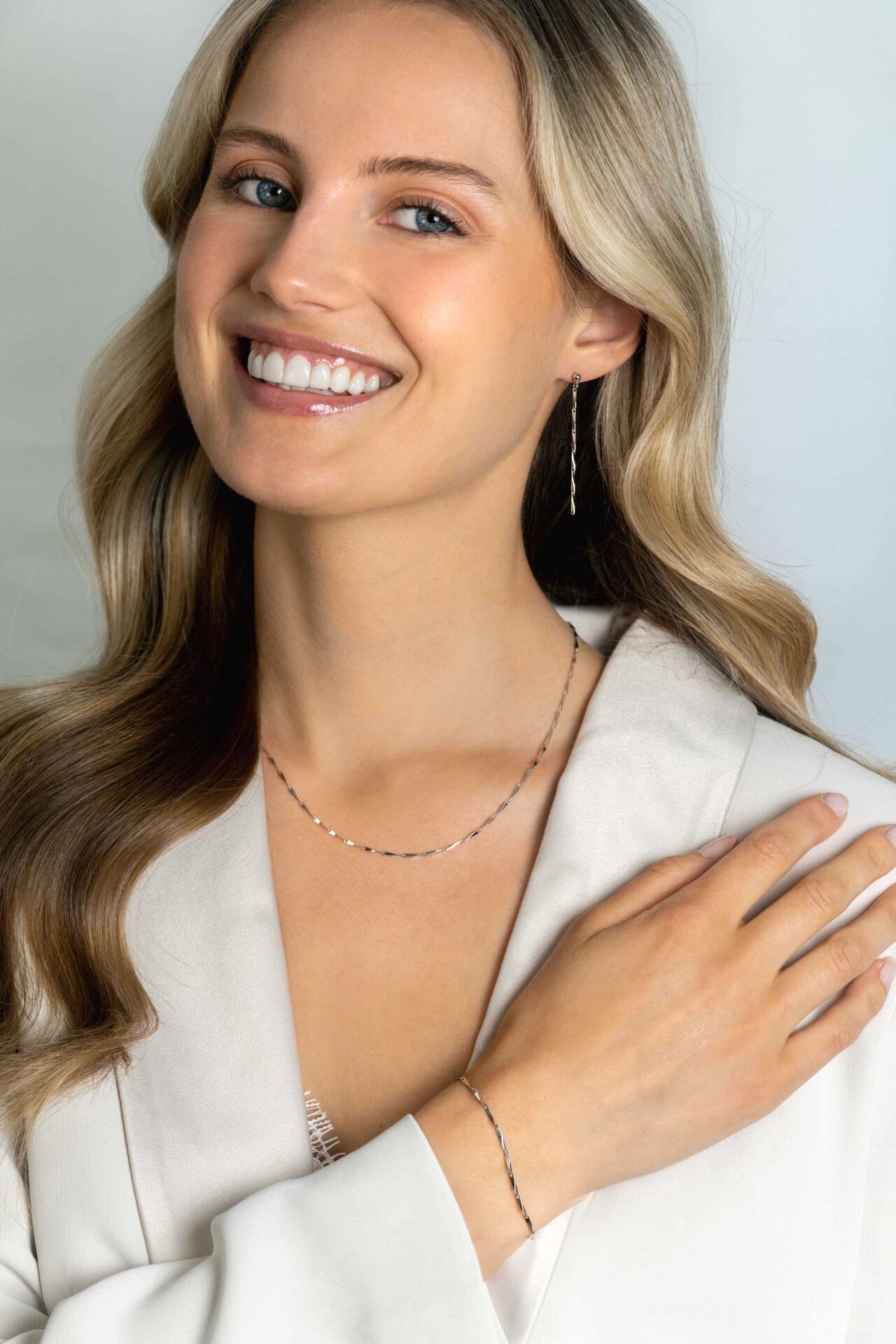 Zinzi zilveren schakel ketting met glinsterende pijlvormige schakels