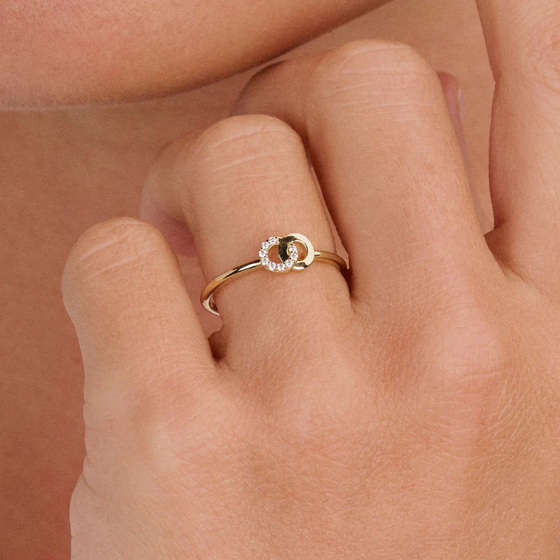Ring met twee rondjes en zirkonia - Afbeelding 4